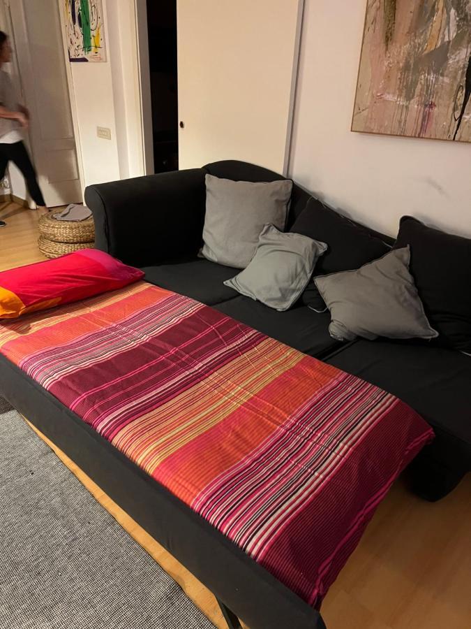 Lovely Art 2 Bedroom Flat Next To Metro Station Lodi Lejlighed