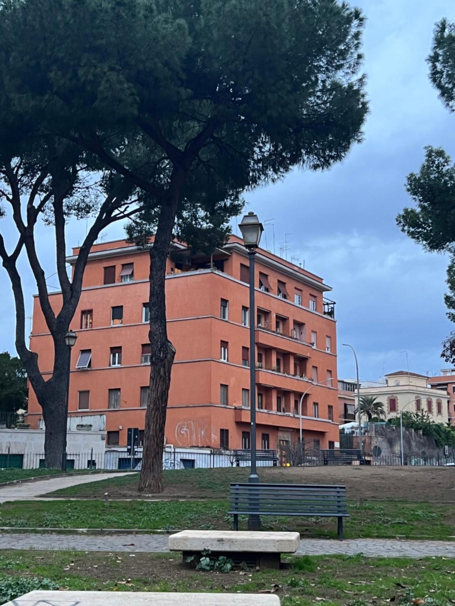 Lovely Art 2 Bedroom Flat Next To Metro Station Lodi Lejlighed