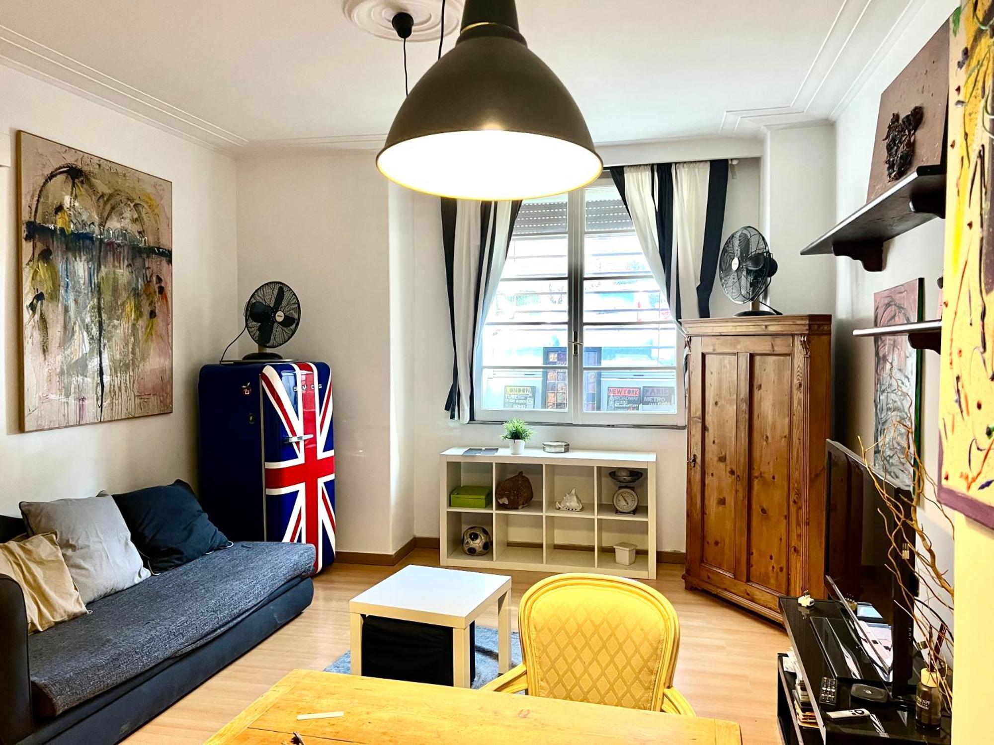 Lejlighed Lovely Art 2 Bedroom Flat Next To Metro Station Lodi *